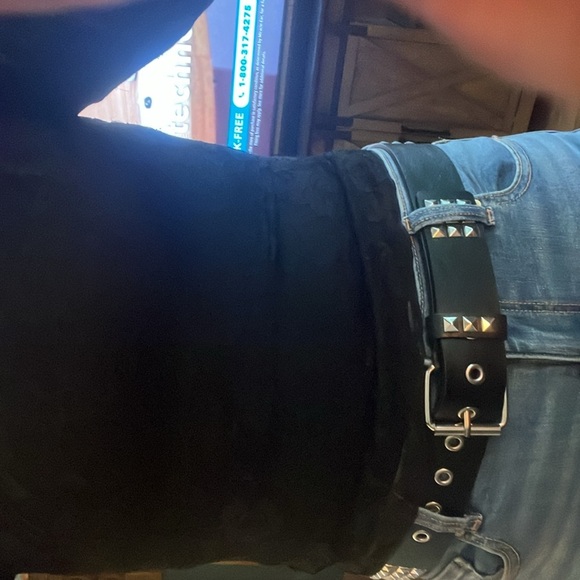 Unisex Black Studded Belt 43” - Picture 5 of 5